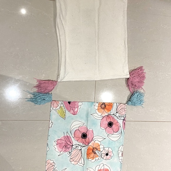 2 pillow cases - Picture 2 of 2